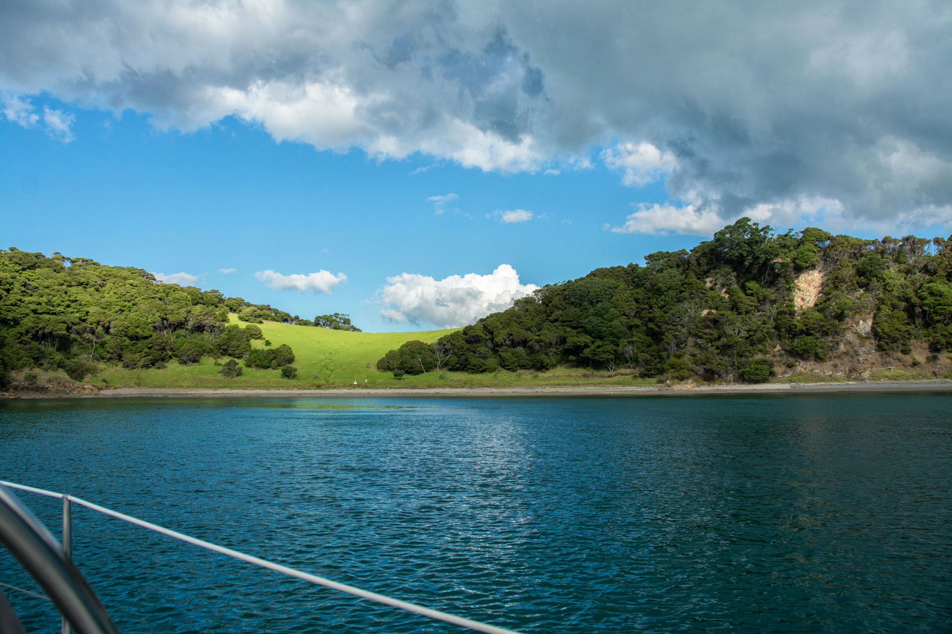 2016 04 05 Sail Nt 7 Anchorage Waewaetorea Bay-102