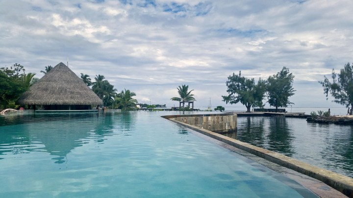 2016 05 12 Tahiti - Manava Resort Phone (3)