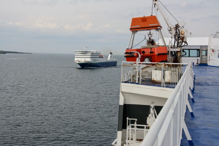 passing-ferry