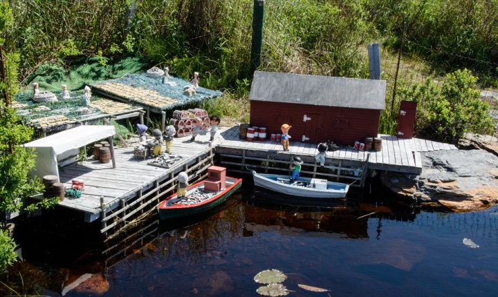 small-village-and-lighthouse-0125